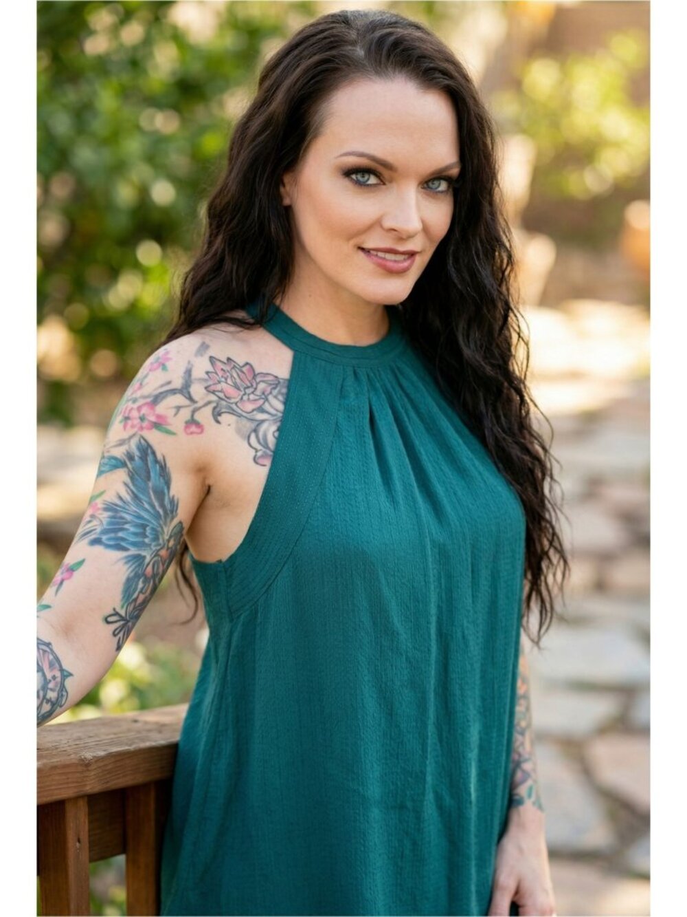 H&M ✦ Teal Textured Sleeveless Halter Top ✦ Lightweight Snap Neck Closure Size 2